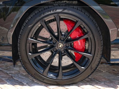 Used 2020 Lamborghini Urus image 43