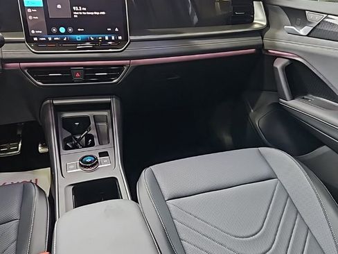 New 2026 Volkswagen Tiguan SE R-Line AWD/4WD image 23