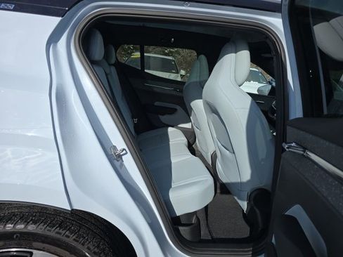 Certified 2025 Volvo EX30 Ultra w/ Climate Package image 19