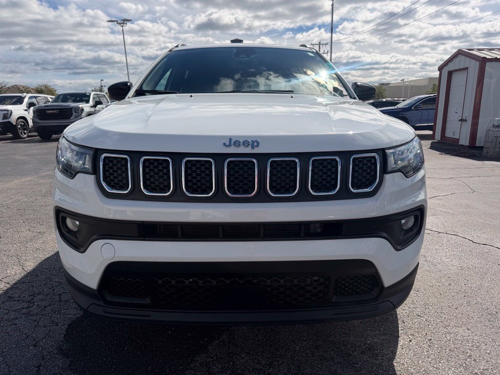 Used 2023 Jeep Compass Latitude AWD/4WD image 8