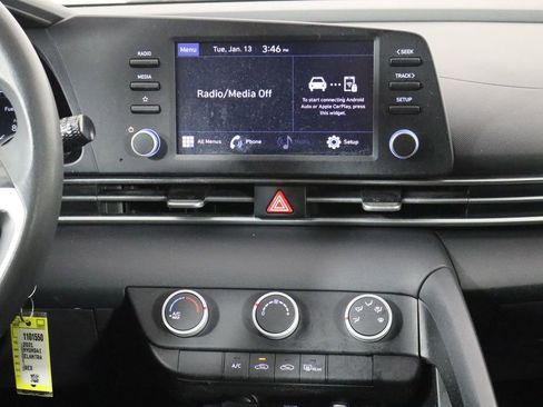 Used 2021 Hyundai Elantra SE image 27