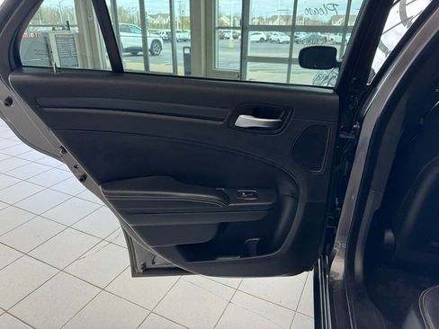 Used 2014 Chrysler 300 S w/ Luxury Group image 46