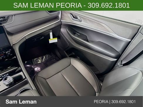New 2025 Jeep Grand Cherokee Limited image 24