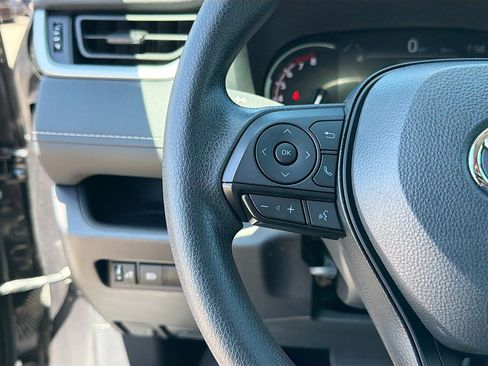 Used 2025 Toyota RAV4 XLE image 36