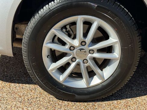 Used 2016 Dodge Grand Caravan SXT w/ Rear Park Assist Package image 37