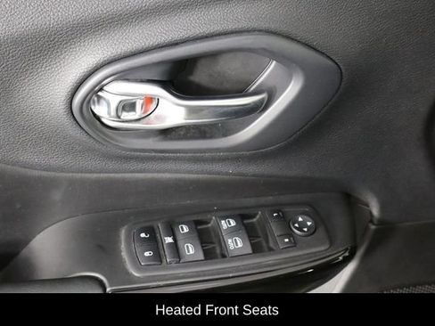 Used 2019 Jeep Cherokee Latitude Plus AWD/4WD image 32