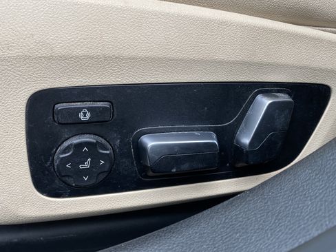 Used 2019 BMW 330i Sedan w/ Convenience Package image 17