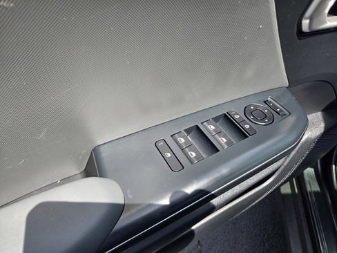 Used 2025 Kia K4 FWD image 35