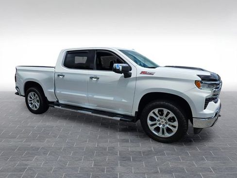 Used 2024 Chevrolet Silverado 1500 LTZ w/ LTZ Premium Package AWD/4WD image 3