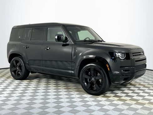 Used 2023 Land Rover Defender 110 V8 AWD/4WD image 3