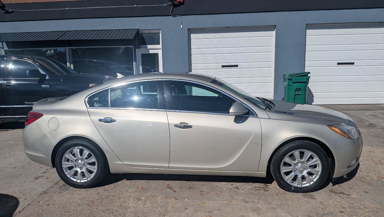 Used 2013 Buick Regal Premium FWD image 4