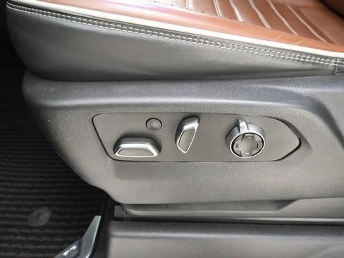 Used 2023 GMC Sierra 1500 Denali Ultimate image 10