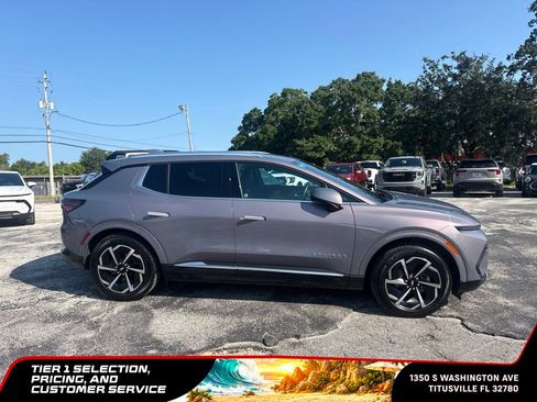 Used 2025 Chevrolet Equinox EV LT FWD image 5