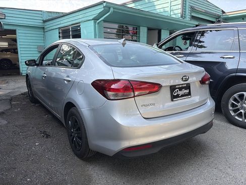 Used 2018 Kia Forte LX w/ LX Popular Package FWD image 2