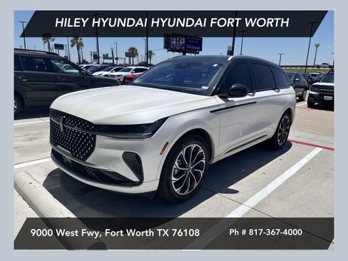 Used 2025 Lincoln Nautilus Reserve AWD/4WD image 1