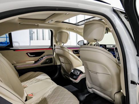 Used 2025 Mercedes-Benz S 580 4MATIC Sedan image 35
