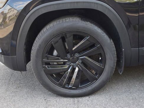 Used 2021 Volkswagen Atlas Cross Sport SE w/ Panoramic Sunroof Package image 12