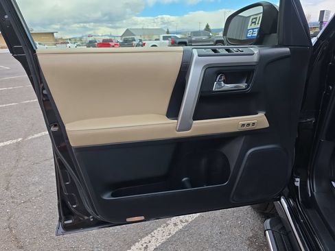 Used 2016 Toyota 4Runner Limited AWD/4WD image 10
