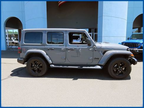 Used 2023 Jeep Wrangler Unlimited Sahara AWD/4WD image 2