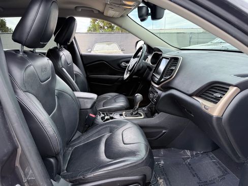 Used 2016 Jeep Cherokee Limited w/ Luxury Group image 18