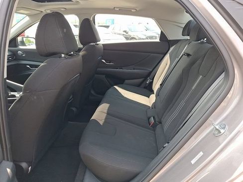 Used 2021 Hyundai Elantra SEL w/ Convenience + Premium Package FWD image 10