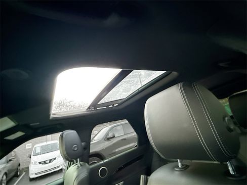 Used 2023 Land Rover Discovery S R-Dynamic image 24