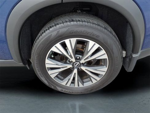 Used 2023 Nissan Rogue SV image 12