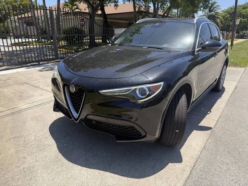 Used 2018 Alfa Romeo Stelvio AWD image 5