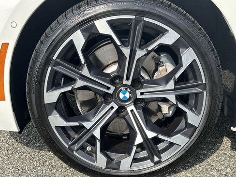 Used 2025 BMW 330i xDrive Sedan w/ M Sport Package AWD/4WD image 10
