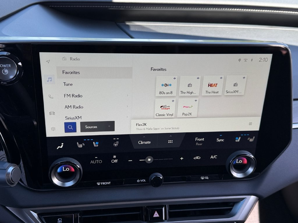 New 2026 Lexus RX 450h AWD image 17
