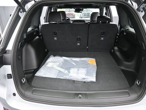New 2025 Jeep Grand Cherokee Limited w/ Black Appearance Package RWD image 34