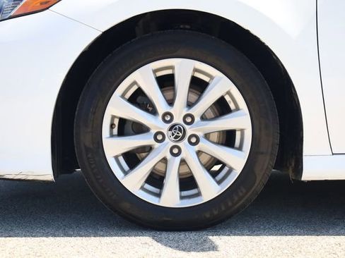 Used 2020 Toyota Camry LE FWD image 7