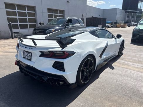 Used 2022 Chevrolet Corvette Stingray Preferred Cpe w/ Z51 Performance Package RWD image 4