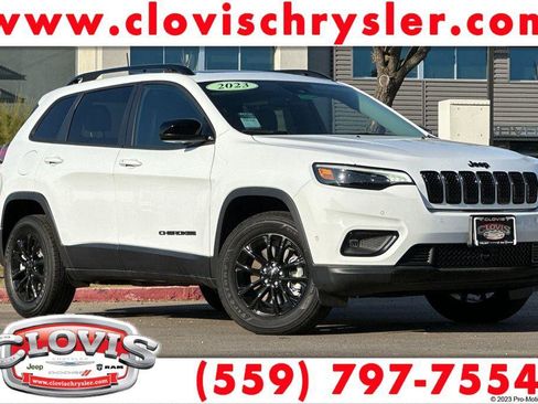 Used 2023 Jeep Cherokee Altitude Lux w/ Lux Elite Package image 1