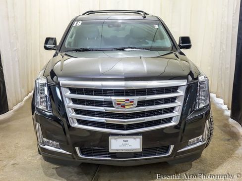 Used 2018 Cadillac Escalade Premium Luxury image 4