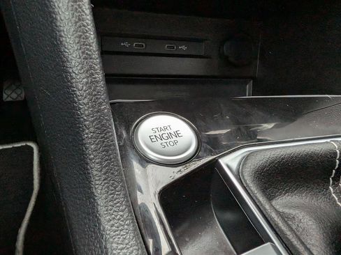 Certified 2023 Volkswagen Taos SE image 35