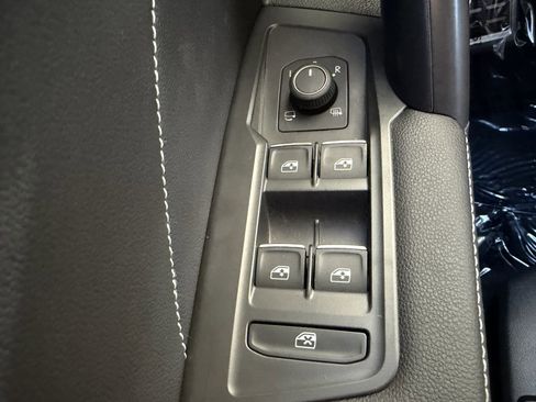 Used 2024 Volkswagen Tiguan SEL R-Line image 28