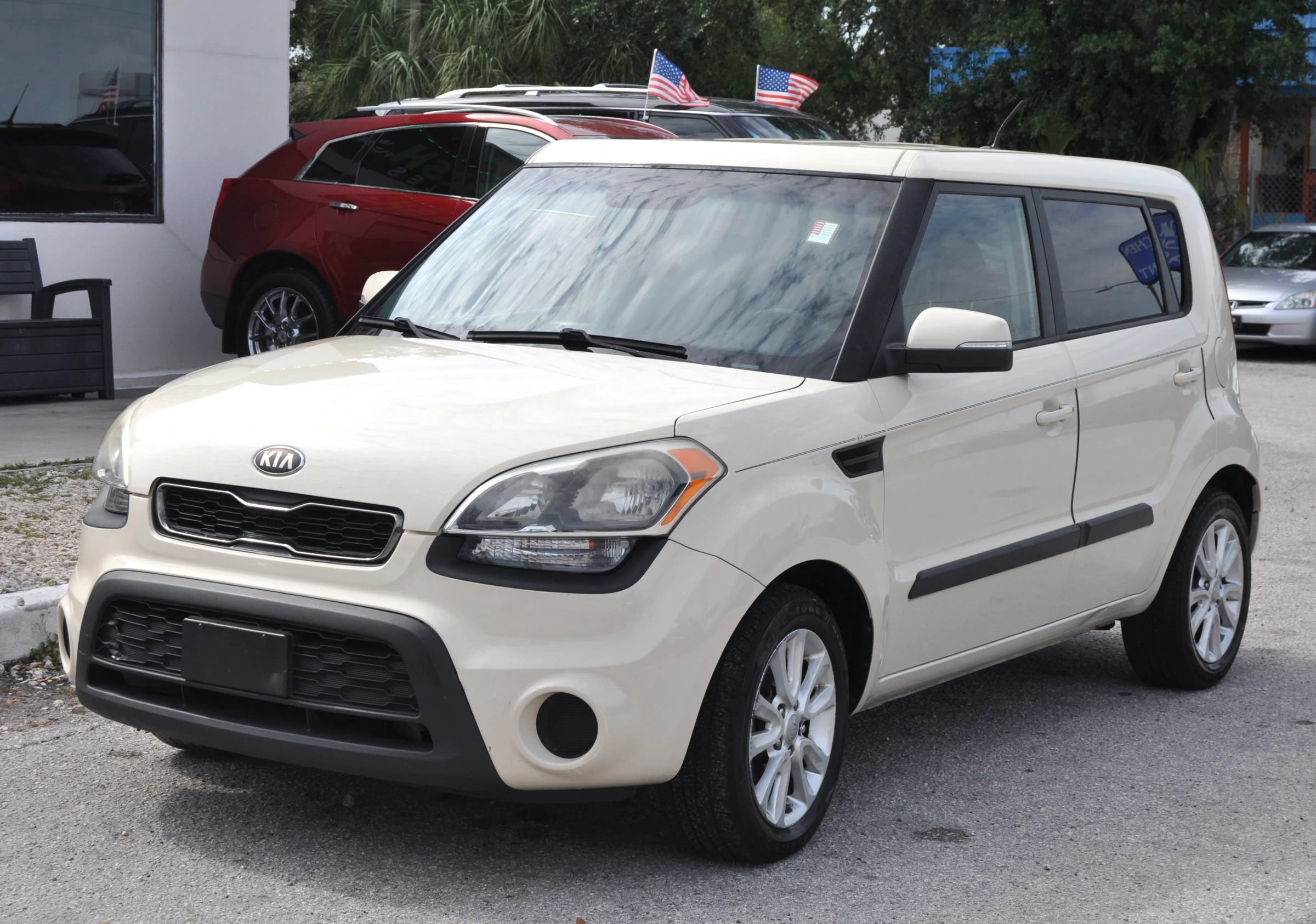 Used 2013 Kia Soul + FWD image 1