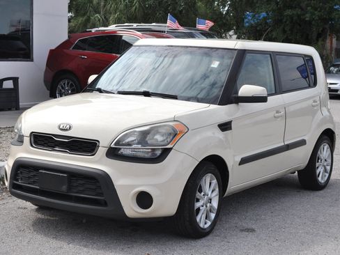 Used 2013 Kia Soul + FWD image 1
