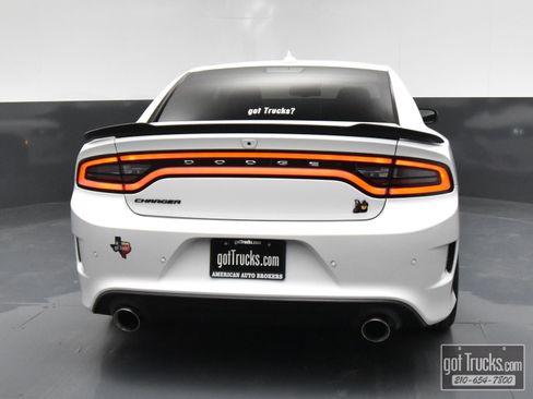 Used 2023 Dodge Charger Scat Pack w/ Navigation & Travel Group image 5