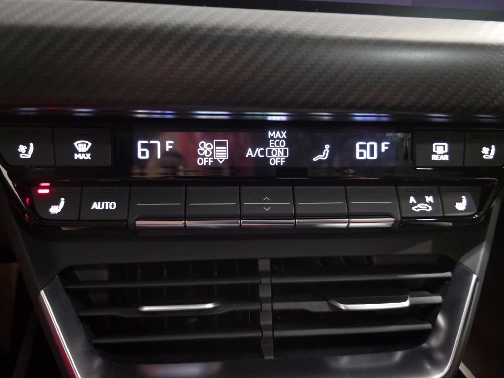 Certified 2023 Audi e-tron GT Prestige AWD/4WD image 29