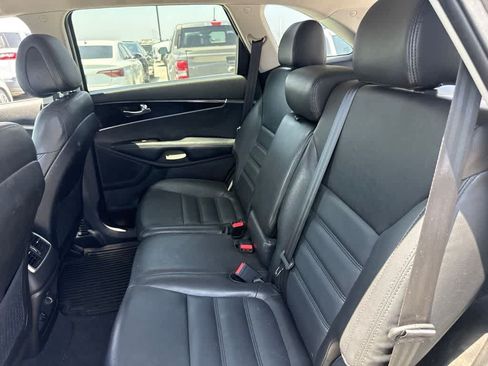 Used 2016 Kia Sorento FWD image 13