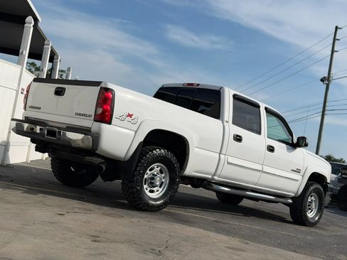 Used 2004 Chevrolet Silverado 2500 LT w/ Heavy-Duty Power Package AWD/4WD image 2