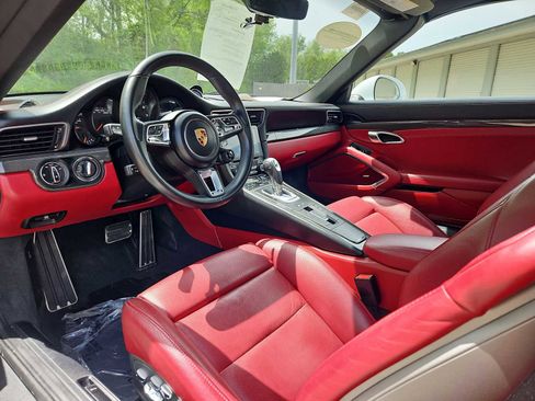 Certified 2019 Porsche 911 Targa 4 GTS AWD/4WD image 11