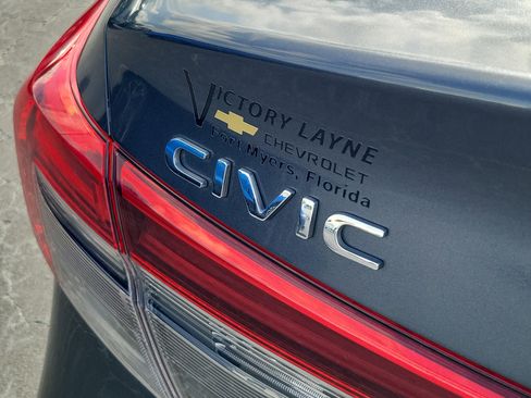 Used 2022 Honda Civic EX image 5
