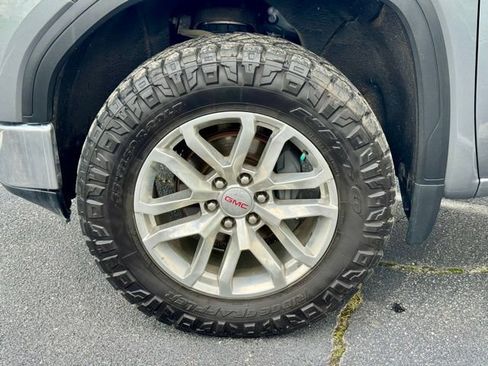 Used 2022 GMC Sierra 1500 SLT w/ SLT Premium Plus Package AWD/4WD image 31