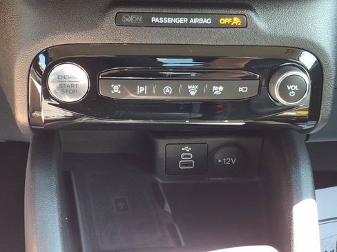 Used 2024 Ford Escape Platinum AWD/4WD image 18