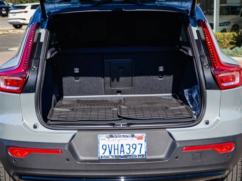 Certified 2026 Volvo XC40 B5 Ultra w/ Climate Package image 30