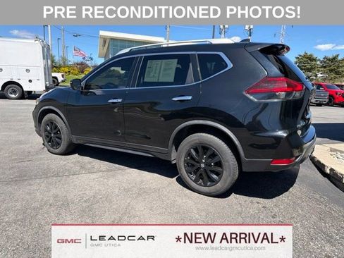 Used 2020 Nissan Rogue SV AWD/4WD image 3