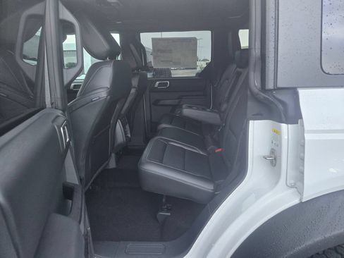 New 2026 Ford Bronco Outer Banks w/ Sasquatch Package AWD/4WD image 8